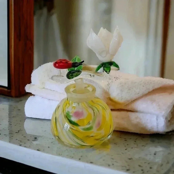 Vintage Style Glass Lady Bug Essential Oil & Perfume Bottle - Picture 1 of 8